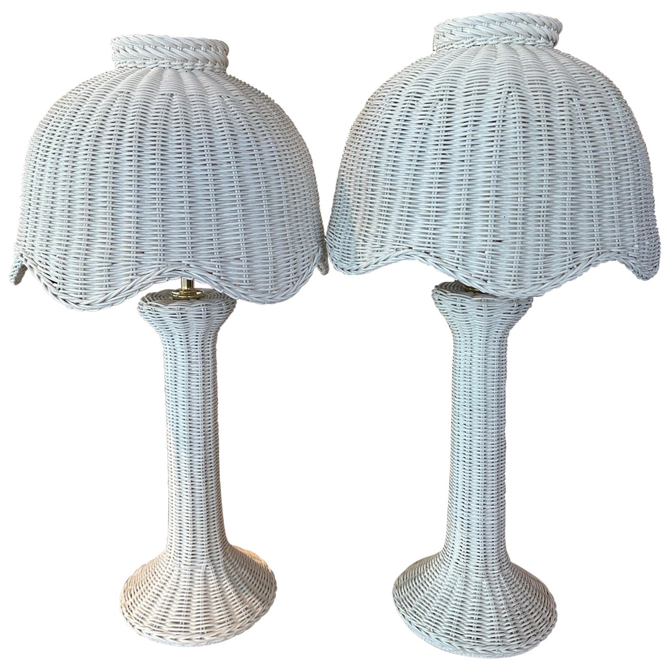 Vintage Palm Beach Pair White Wicker Scalloped Table Lamps Shades Newly Wired  For Sale