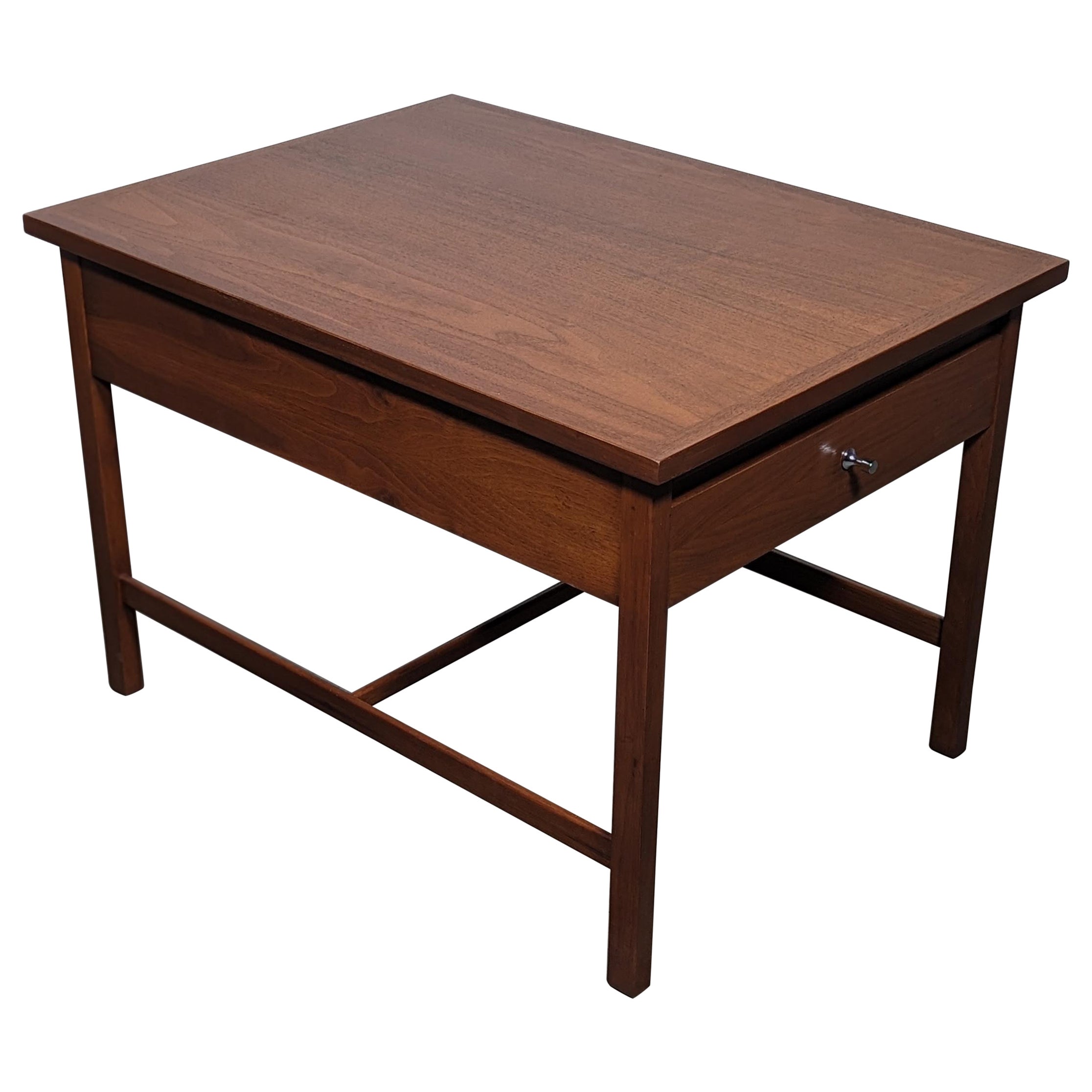 Mid Century Modern Walnut Side/End Table By Paul McCobb for Lane, c1960s For Sale
