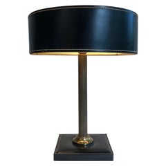 Lampe de bureau en cuir noir et laiton dans le style de Jacques Adnet