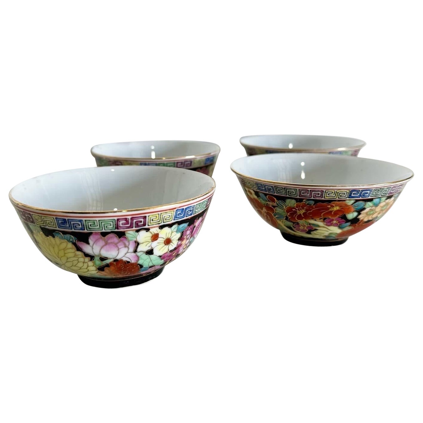 Chinese Hand Painted Porcelain Bowls - Set of 4 For Sale