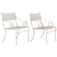 Paire de chaises de jardin américaines peintes en métal blanc, milieu du 20ème siècle