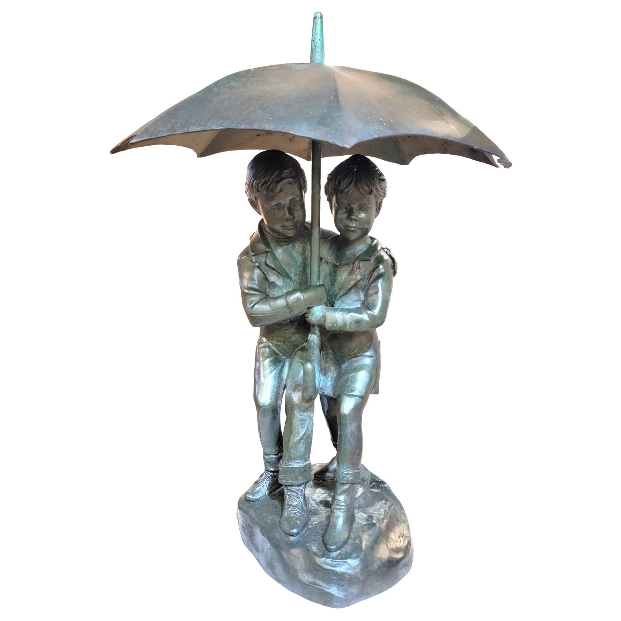 Fontaine de jardin Child & Child Child en bronze antique avec parapluie signée