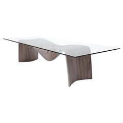 Corozo Table X Large de Piegatto, une table contemporaine sculpturale