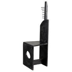 Einzigartiger postmoderner skulpturaler Stuhl aus den 1970er Jahren, rohschwarze Ausführung