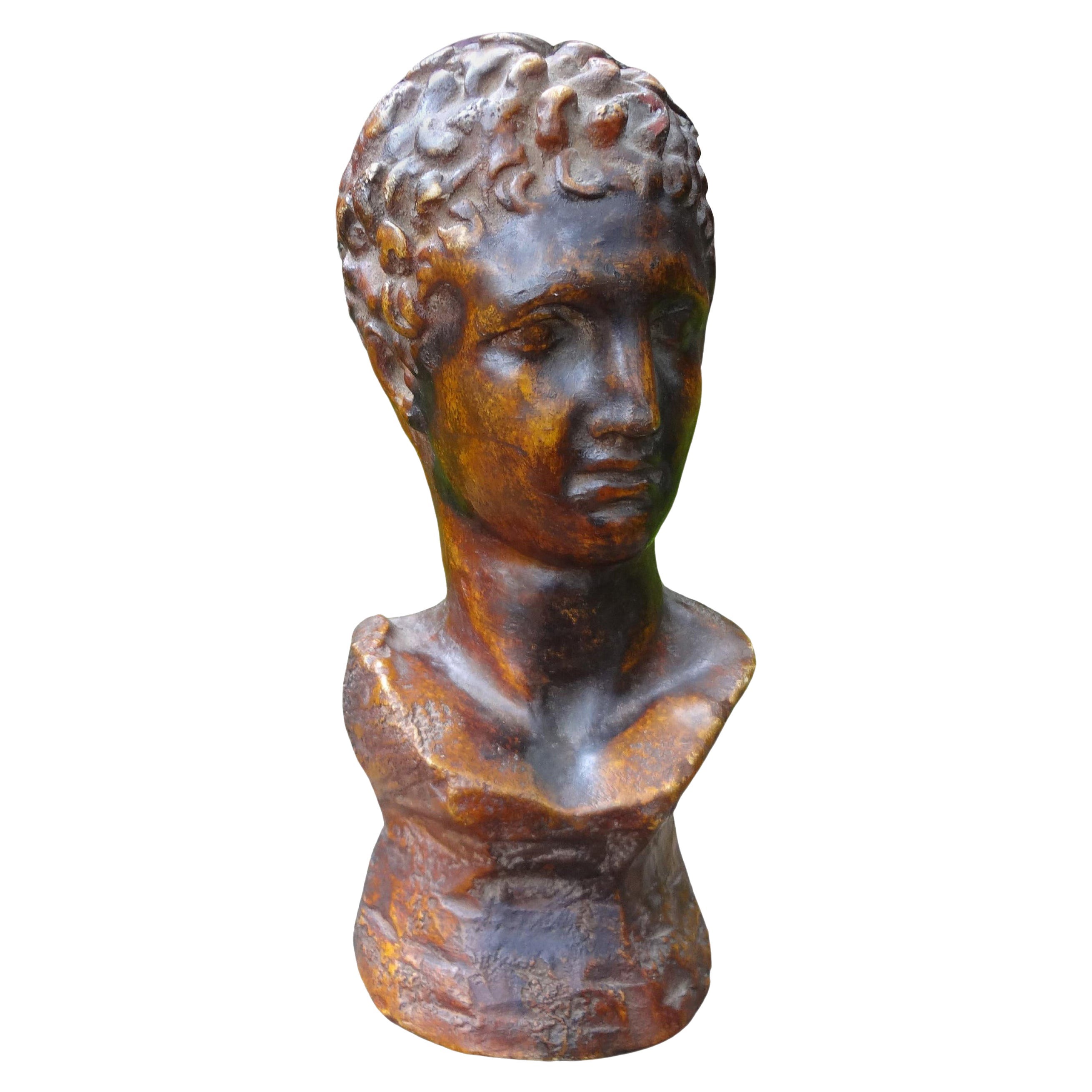 Sculpture française en buste patiné d'un homme classique