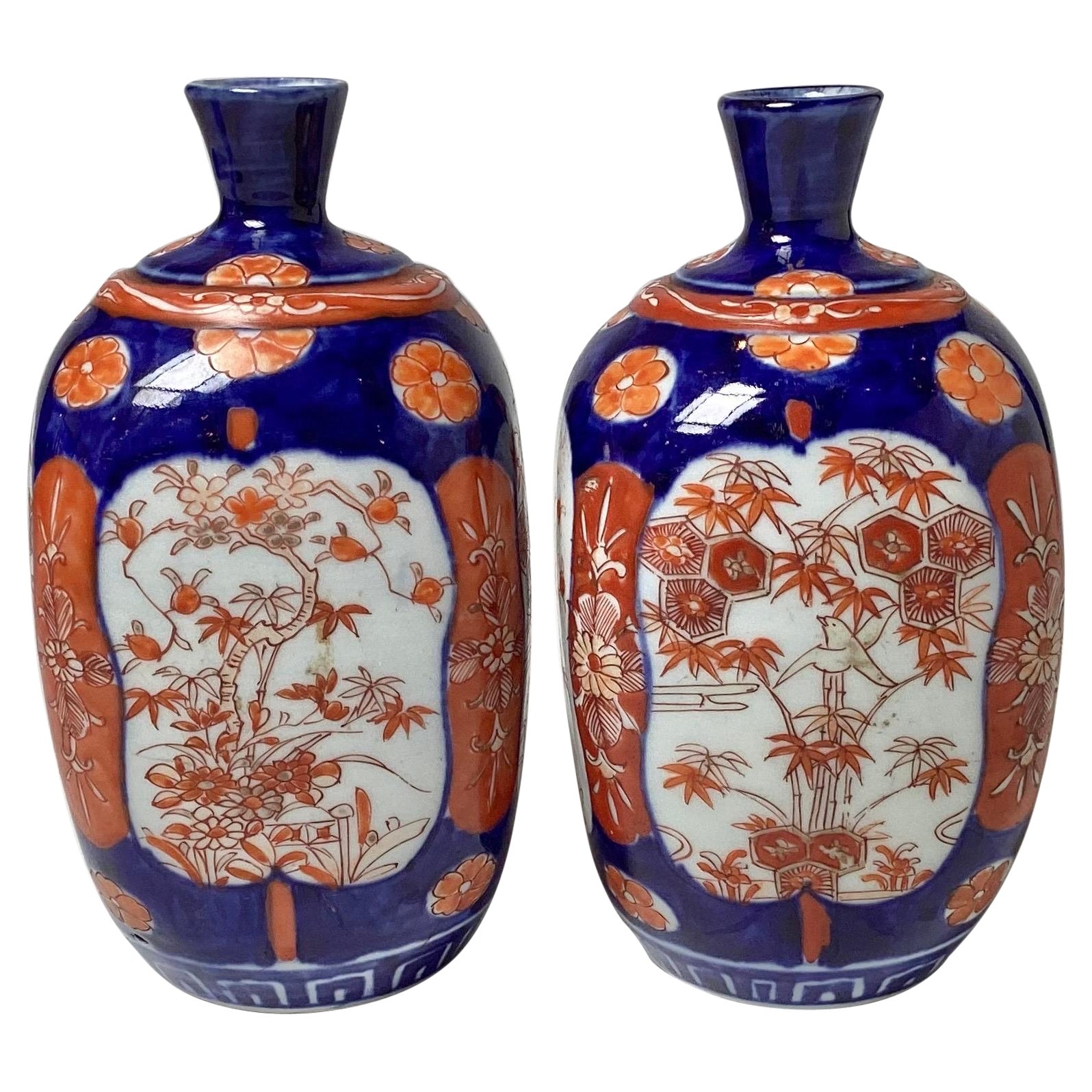 Elegant Pair of Hand Painted Imari Vases, Meiji Perion, 1880's For Sale
