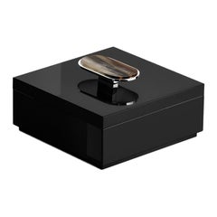 Boîte Priora en laque noire brillante avec détails en Corno Italiano, Mod. 2405