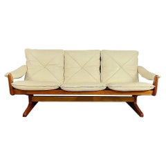 Lied Mobler Of Norway Dreisitzer-Sofa aus Leder und Teakholz, Mid-Century Vintage Retro