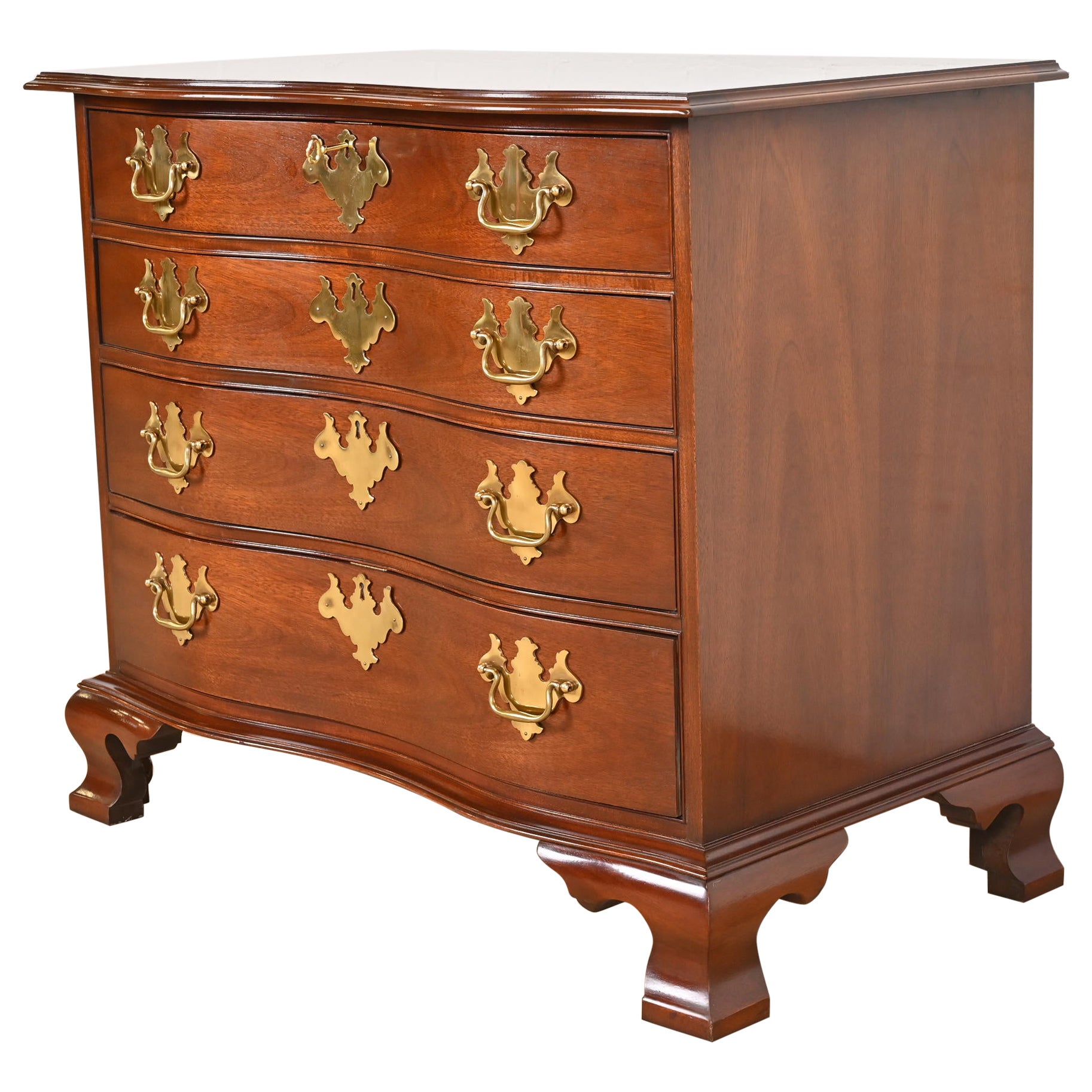 Hickory Chair Georgian Solid Mahogany Serpentine Front Chest of Drawers For Sale