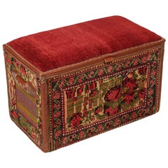 Coffre de rangement tribal persan à motifs géométriques colorés de Rug & Kilim