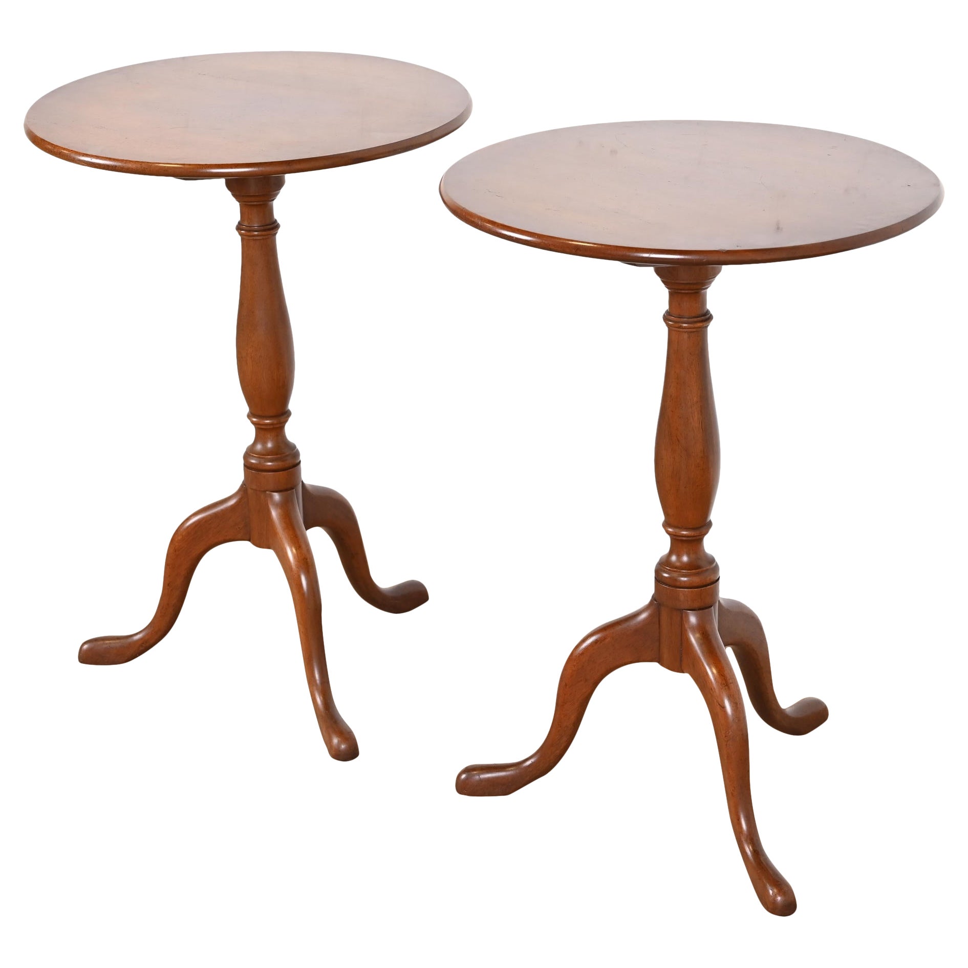Kittinger Queen Anne Mahogany Tilt-Top Pedestal Tea Tables, Pair