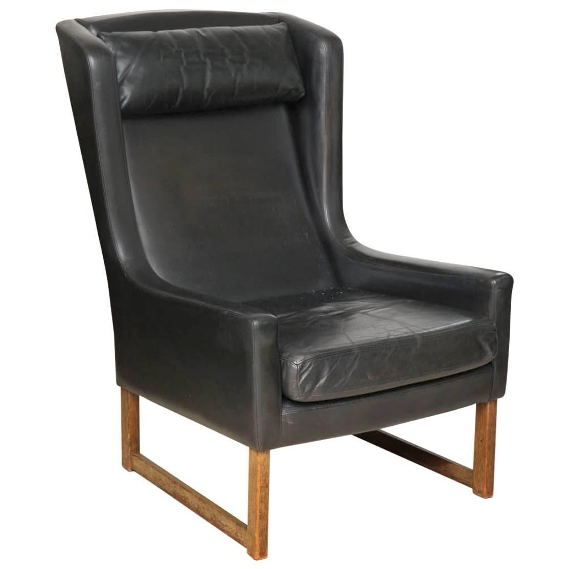 Mid20th Century Classic American Wing Back Chair For Sale at 1stDibs