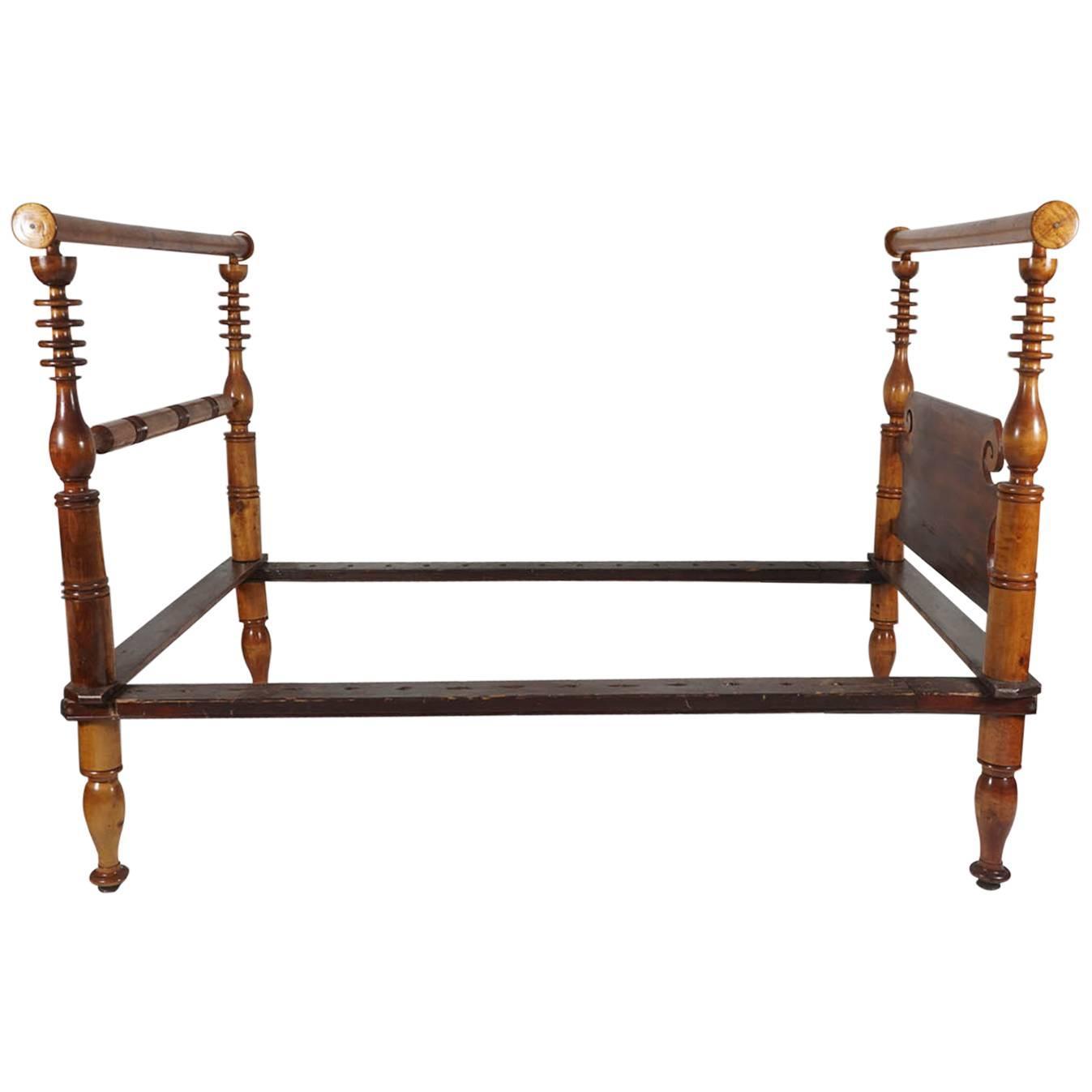 Early American Single Rope Bed or Daybed at 1stdibs
