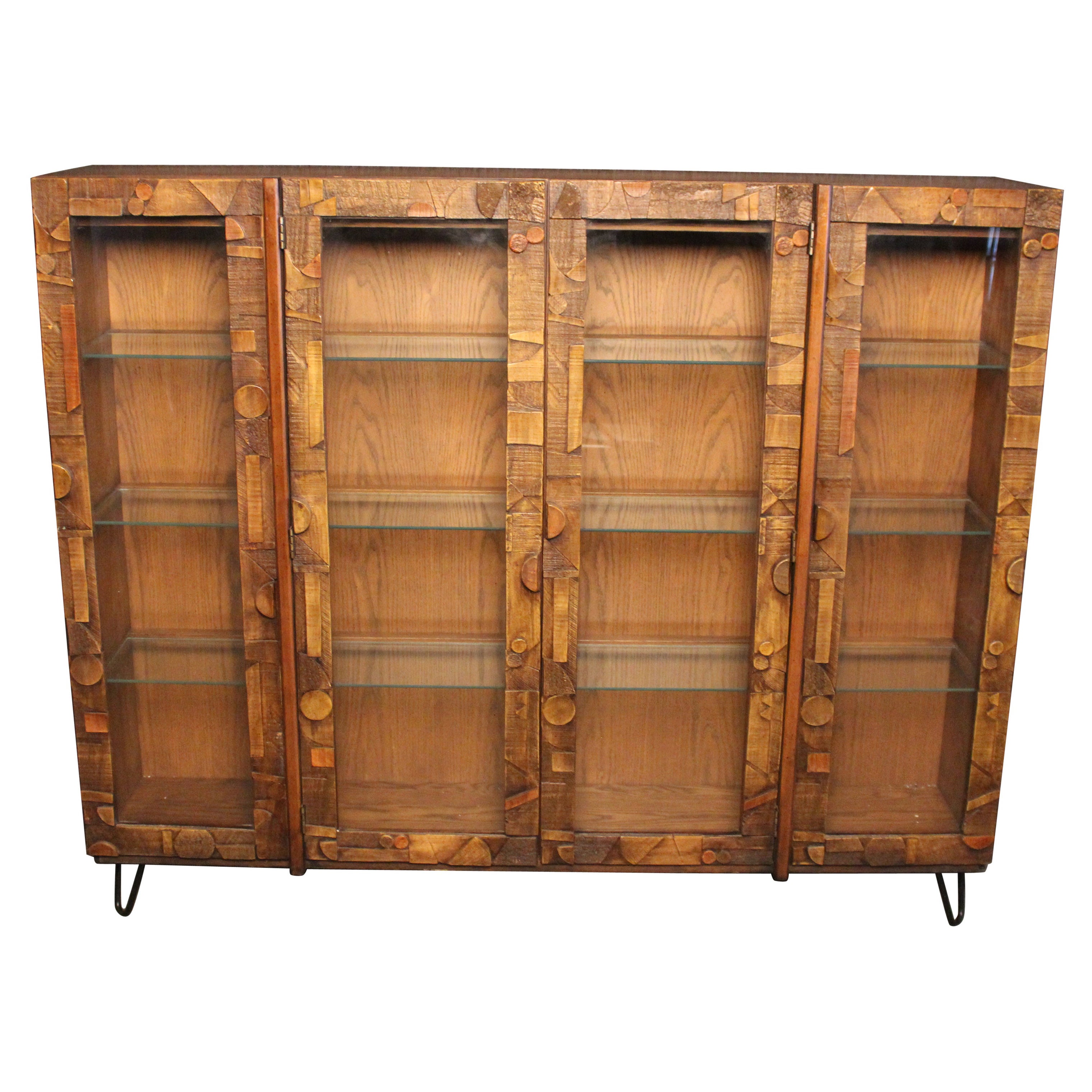 Vintage Lane's "Pueblo" Brutalist Eiche Vitrine