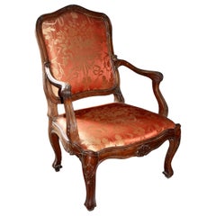 Fauteuil italien Louis XV en noyer C.1770