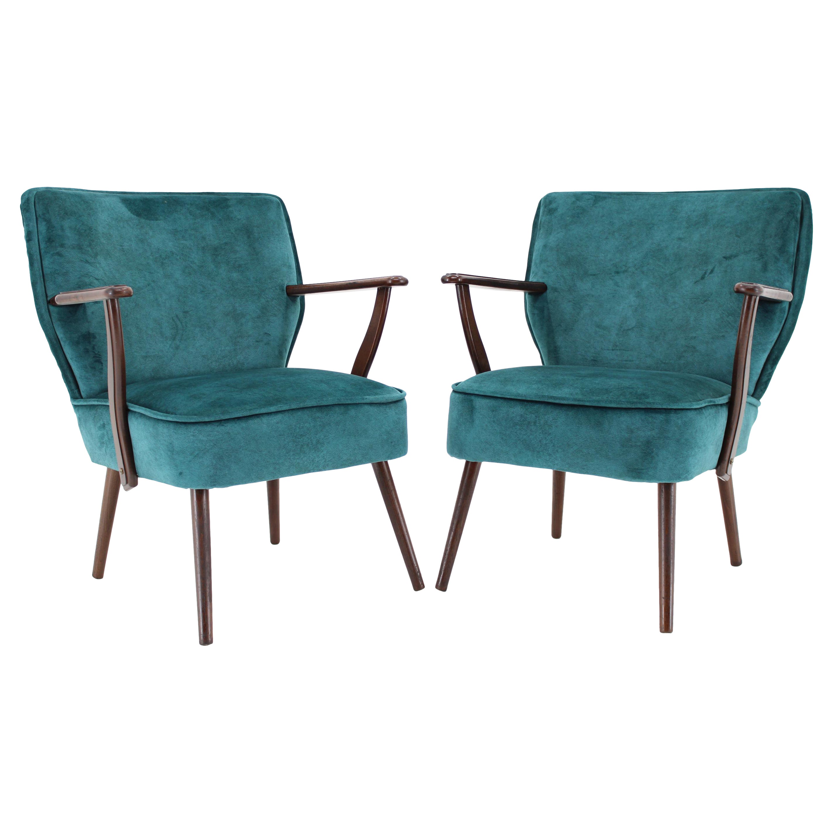 1970s Pair of Refurbished Beech Armchairs in Velvet, Czechoslovakia For Sale