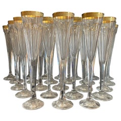 Maravilloso juego de 25 copas de champán Moser Jubilee de cristal con borde de oro de 24 quilates estriado