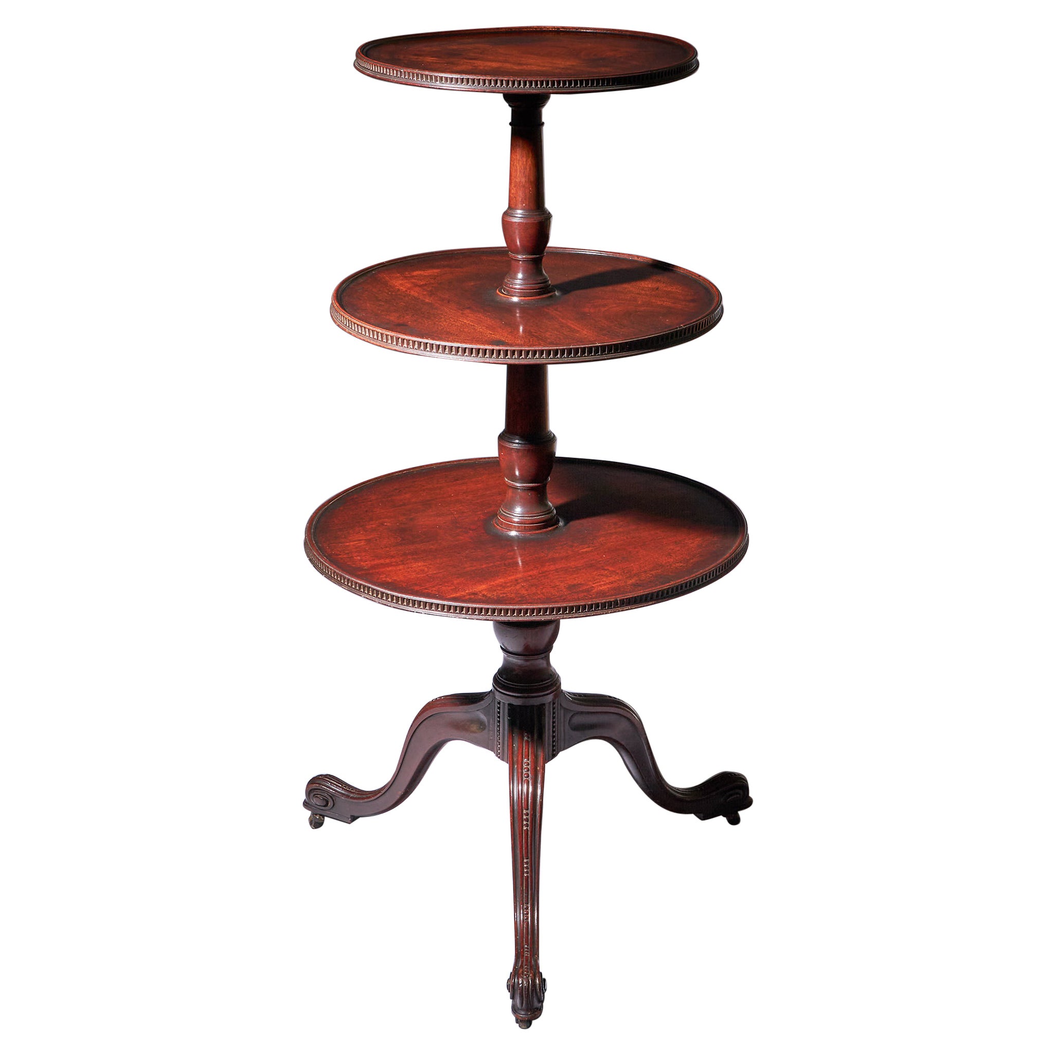A Fine George III Chippendale Mahogany Dumb Waiter, Circa 1760. England.  For Sale