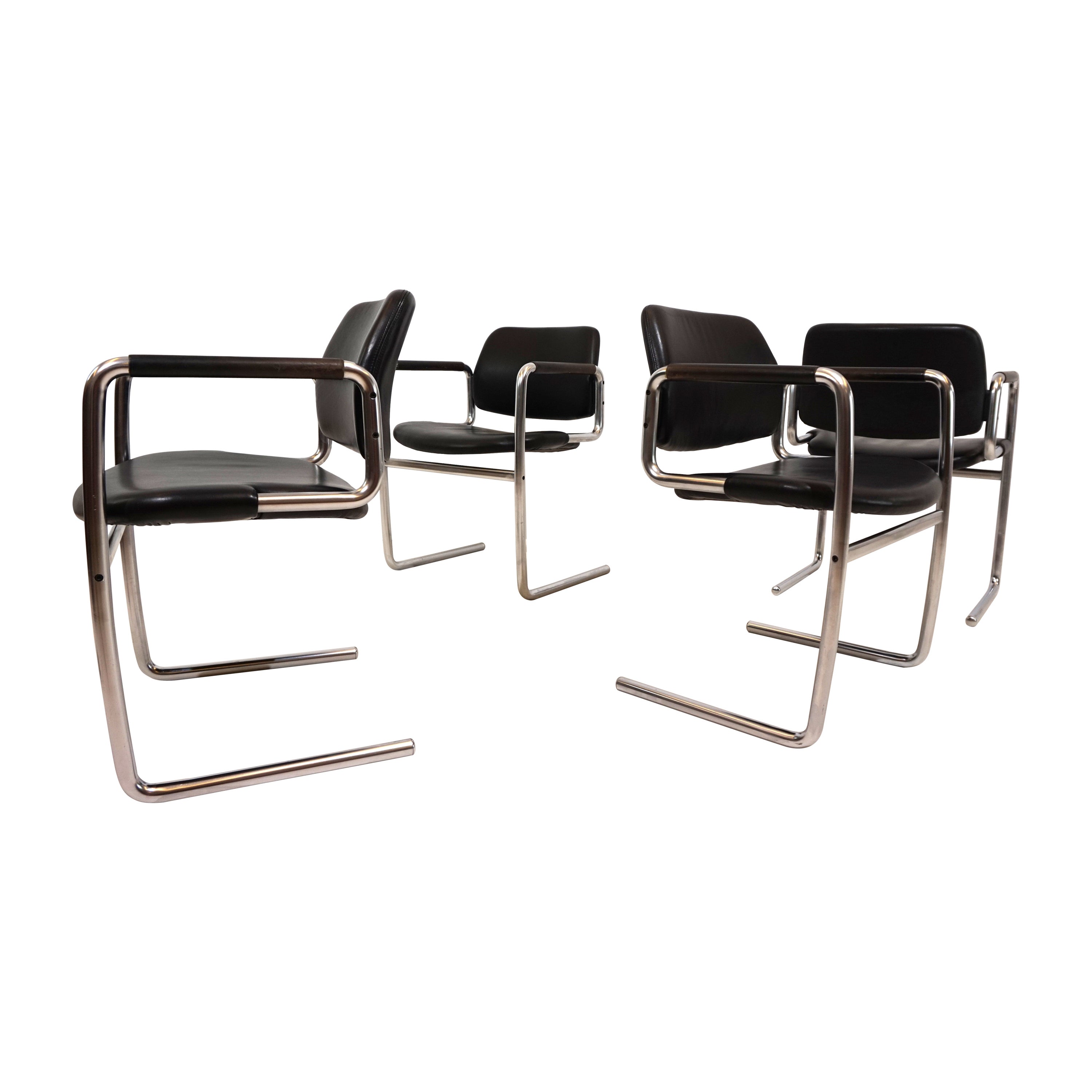Ensemble de 4 chaises de salle à manger en cuir par Jørgen Kastholm pour Kusch+Co en vente