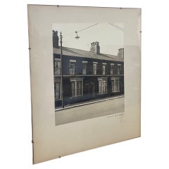 Photographie vintage signée de ville avec cadre en verre professionnel.