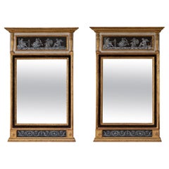 Exceptionnelle paire de miroirs gustaviens suédois en bois doré du 18ème siècle