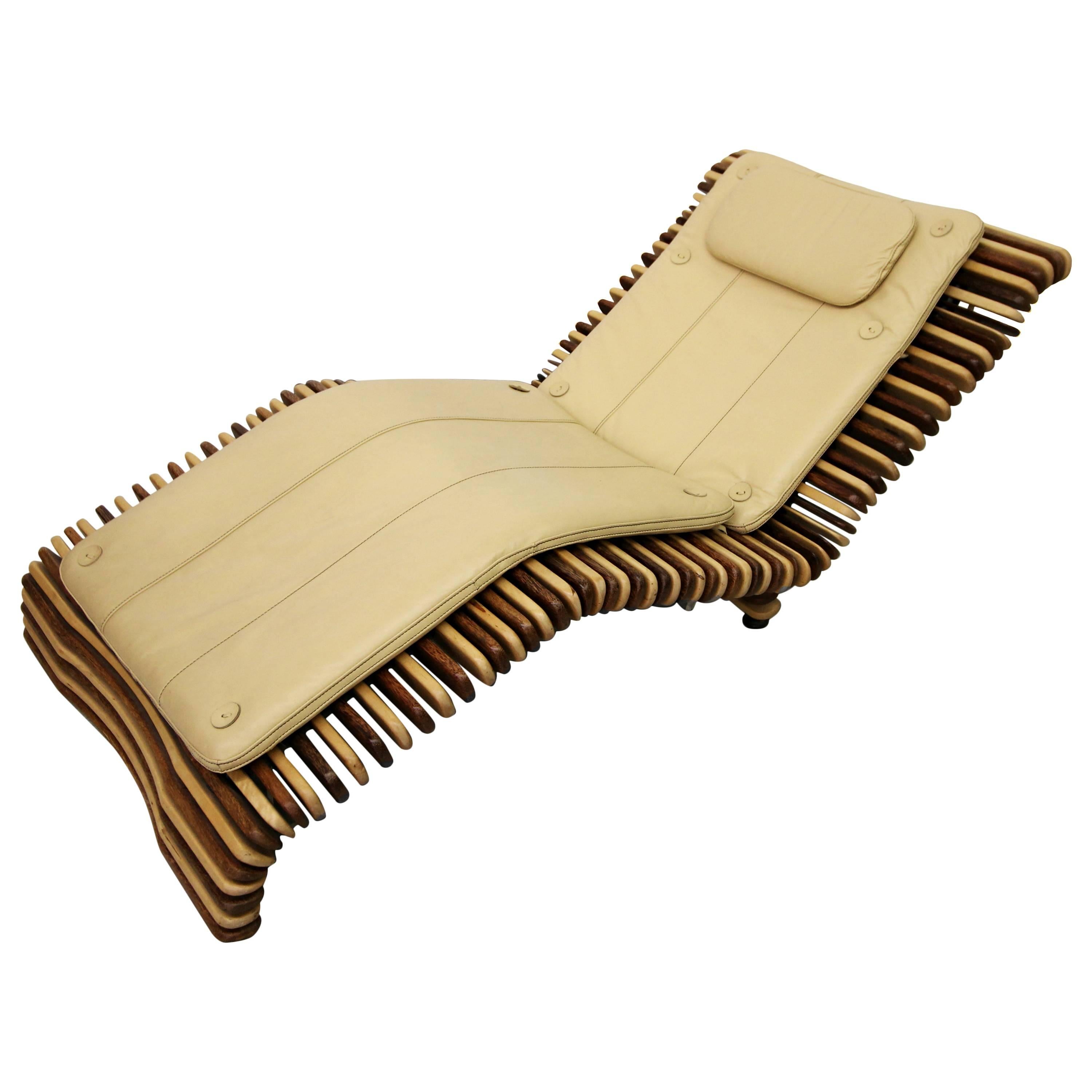 Pacific Green Palmenholz und Leder Chaise Lounge Chair