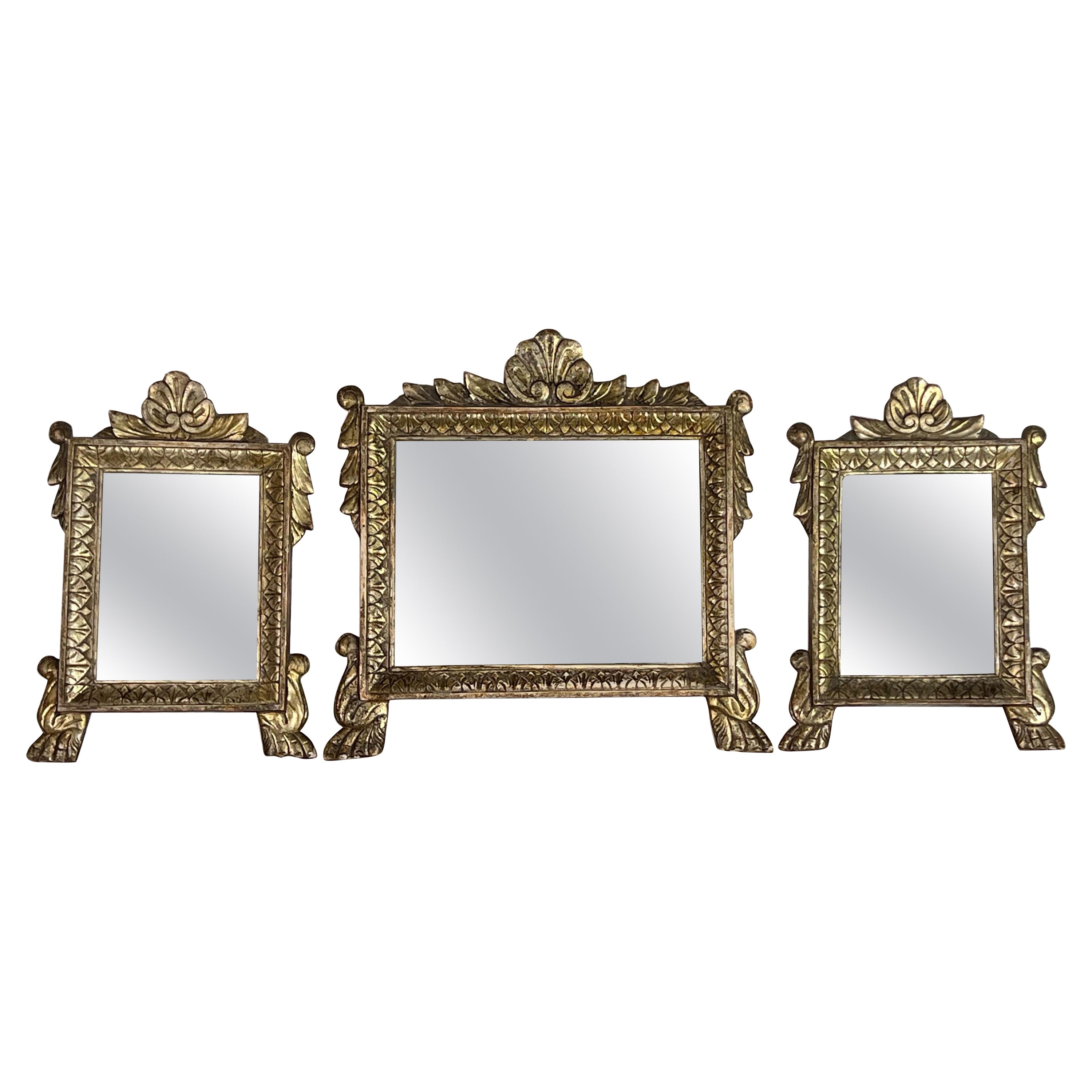 Ensemble de trois miroirs baroques italiens en bois doré du 19e C. en vente