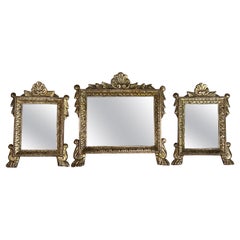 Ensemble de trois miroirs baroques italiens en bois doré du 19e C.