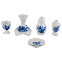 Vintage Royal Copenhagen Blue Flower Braided. Six porcelain pieces.