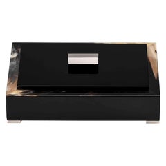 Selene-Schachtel aus glänzendem, schwarz-schwarz lackiertem Holz mit Corno Italiano-Intarsien, Mod. 5310er Jahre
