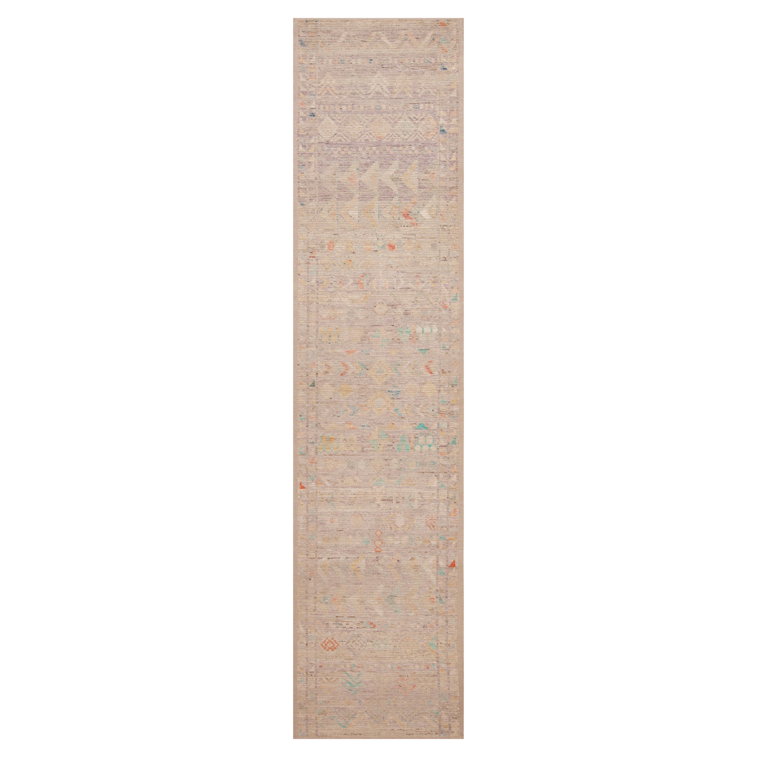 Collection Nazmiyal - Tapis de course moderne géométrique et tribal Abrash - 3'4" x 9'6" en vente