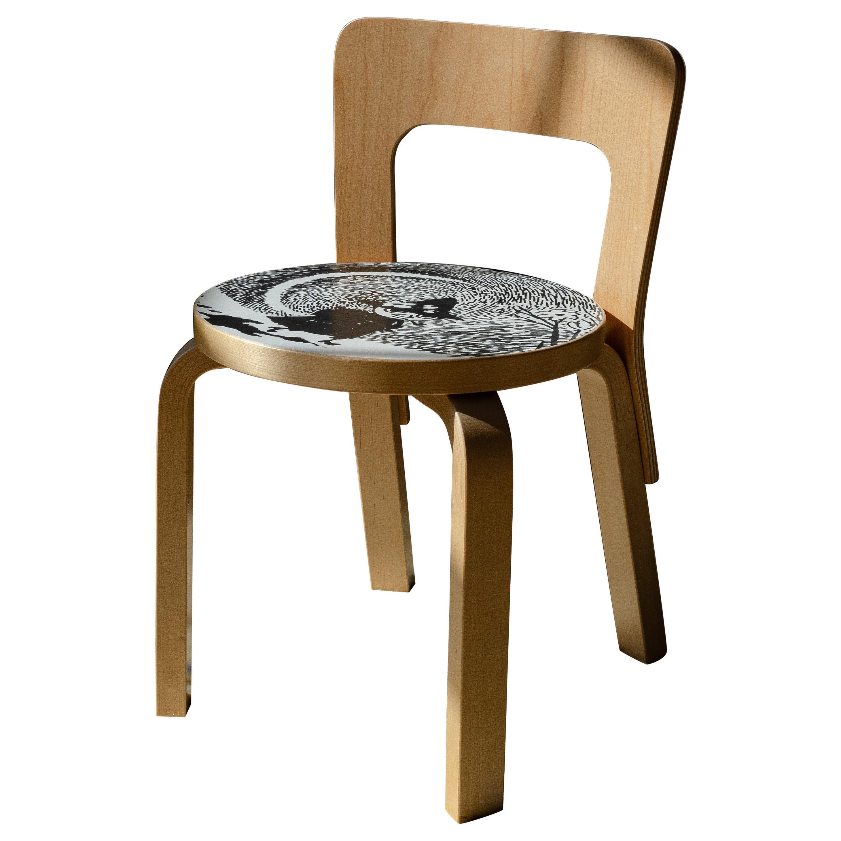 Alvar Aalto pour Artek N65 chaise d'enfant en bois cintré avec motif graphique en peau de mouton en vente
