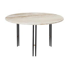 Table basse en travertin 'IOI' par GamFratesi pour Gubi