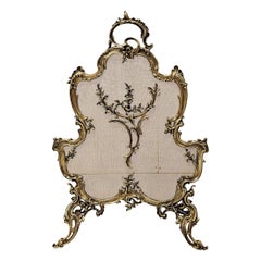 Fabuleux pare-étincelles en laiton du 19ème siècle, de style rococo