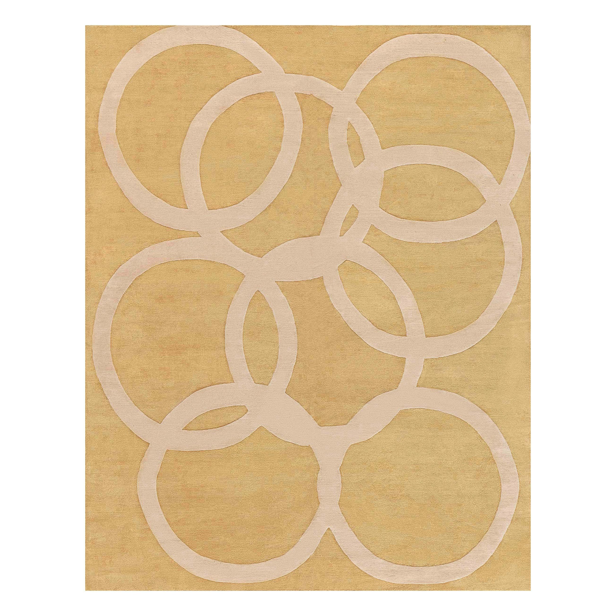 Moderner Art-Déco-Teppich mit Kreisen in Beige und Gold von Doris Leslie Blau