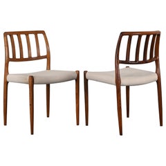 Paire de chaises danoises Neils Otto Moller pour J. L. Moller modèle 83 bois de rose 