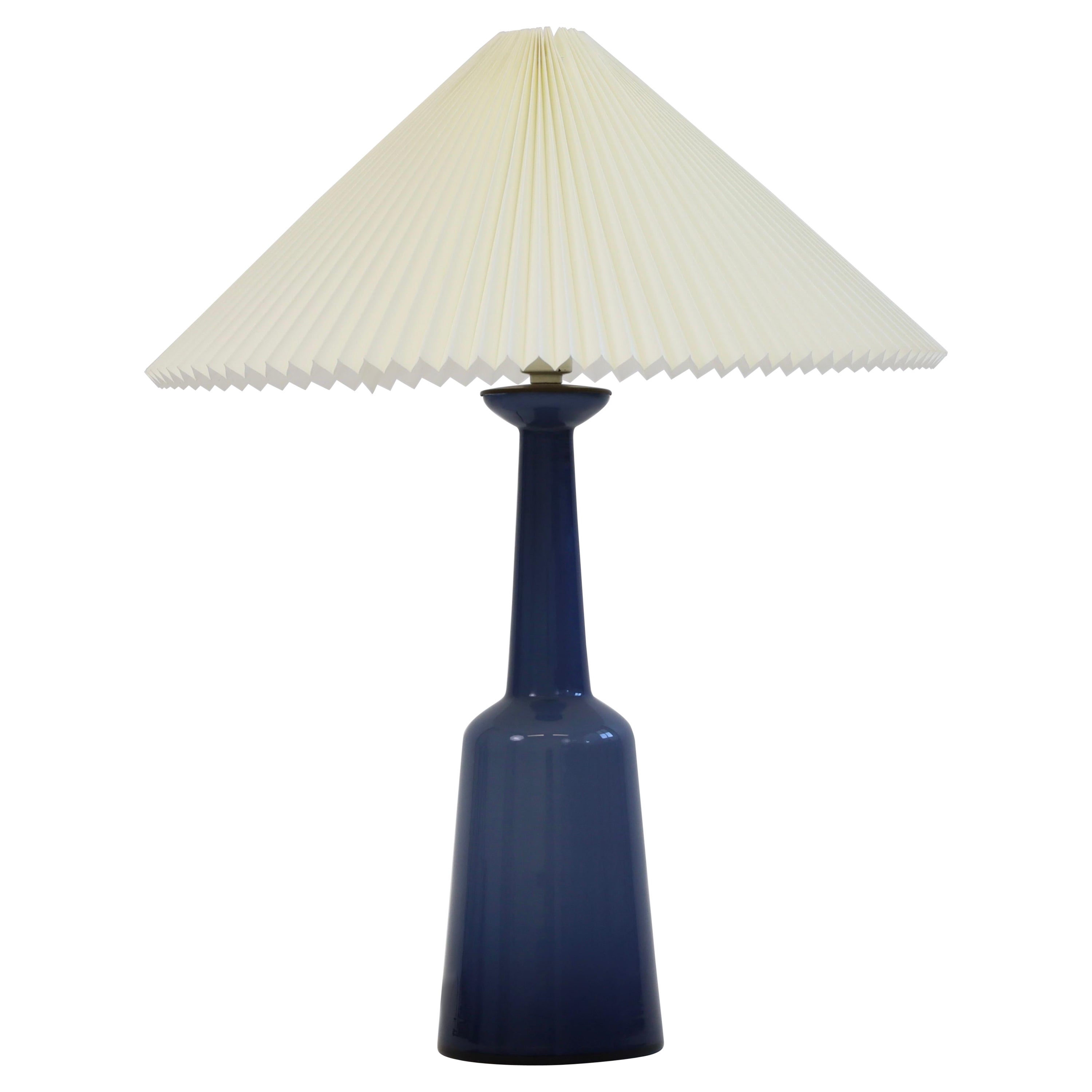 Lámpara de mesa moderna danesa de cristal azul de Kastrup Glasvaerk, años 50, Dinamarca