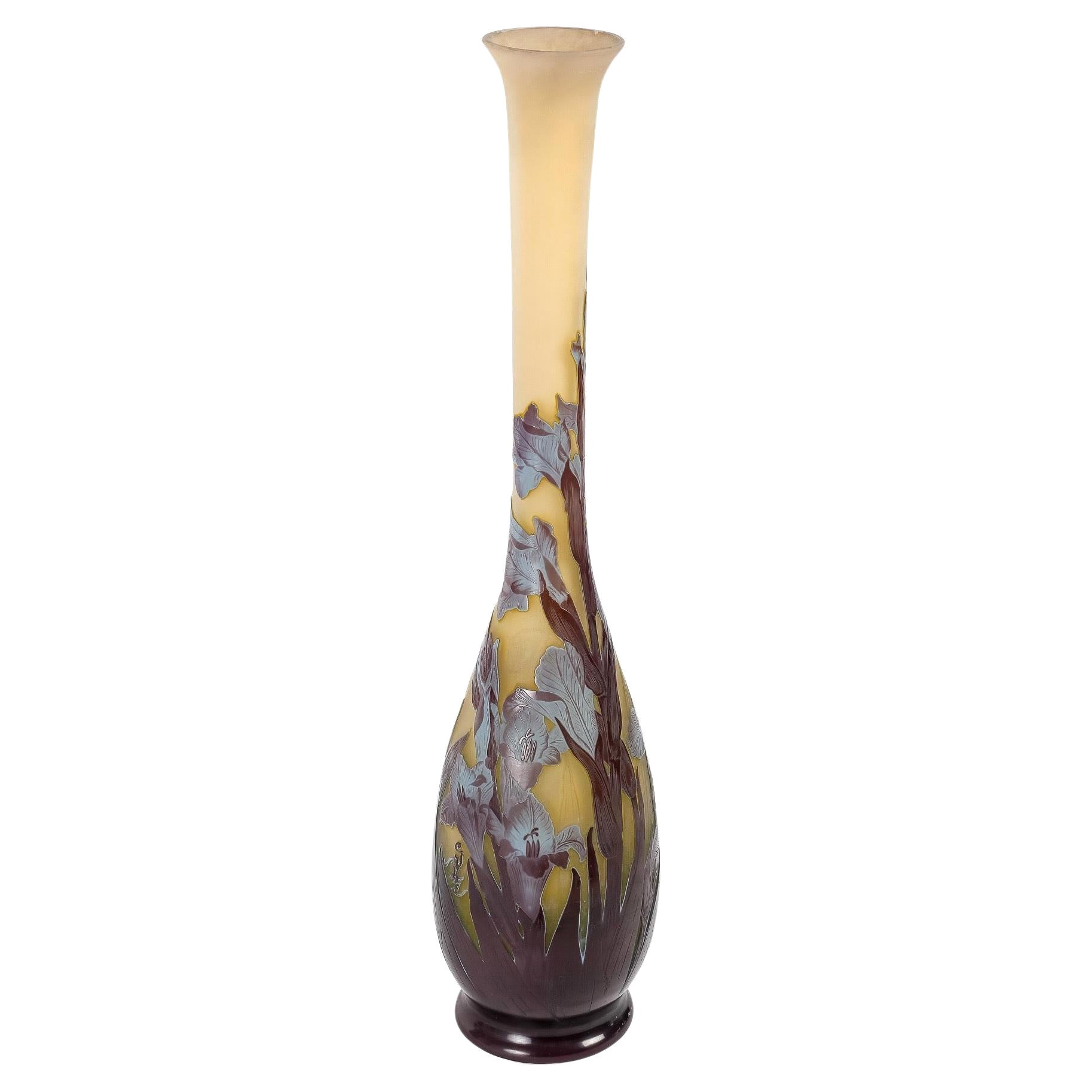 Émile Gallé (1846-1904), Grand vase en verre camée "Gladioli" circa 1900 en vente