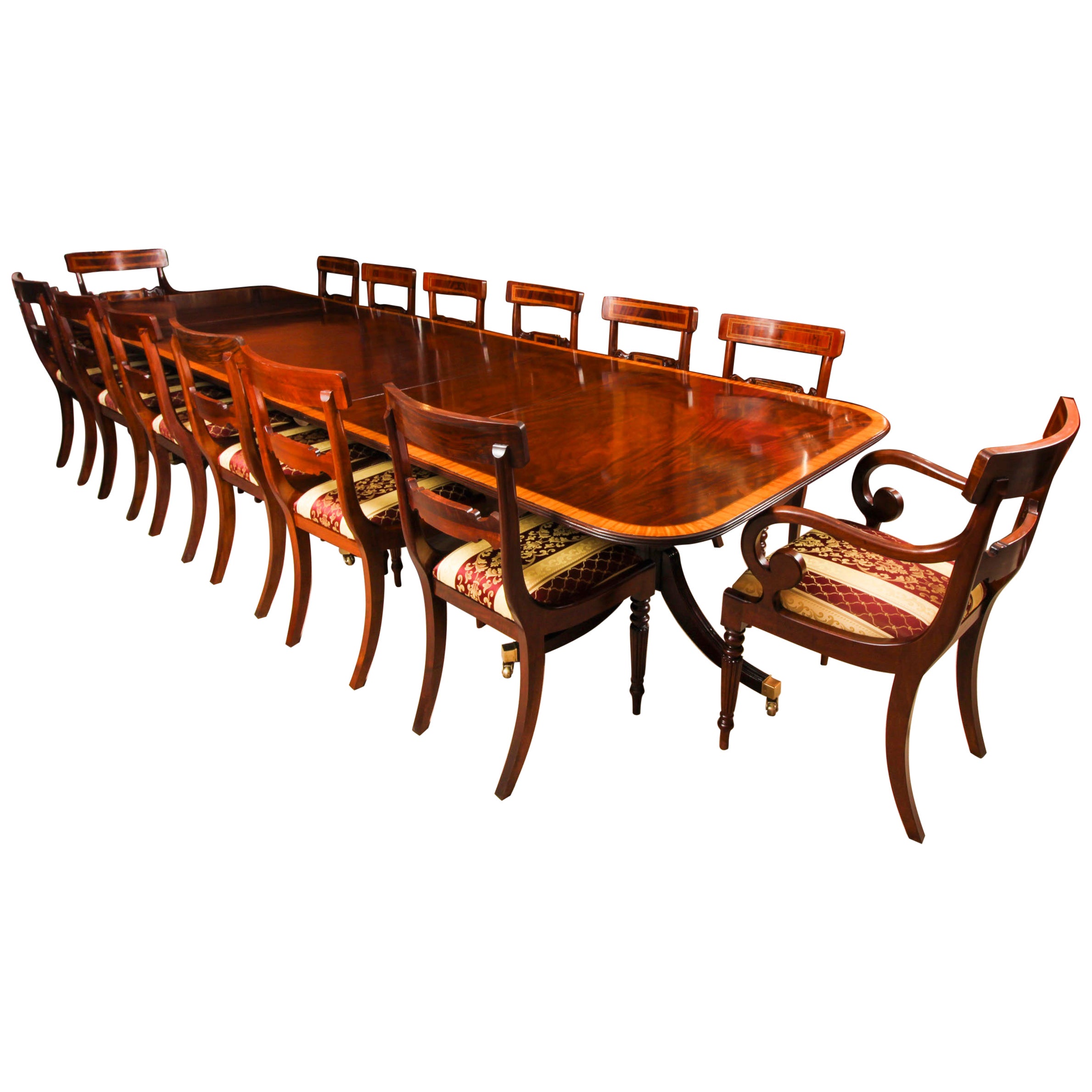 Table de salle à manger vintage de 13 pieds à trois piliers en acajou avec 14 chaises 20ème siècle