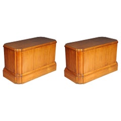 Par (2) de pedestales de madera con calidad de museo de la Colección Estatal de Arte de Dresde