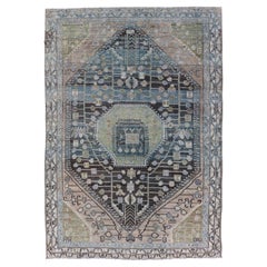 Antigua alfombra persa Nahavand con intrincado medallón con motivos 4'0" X 6'0"