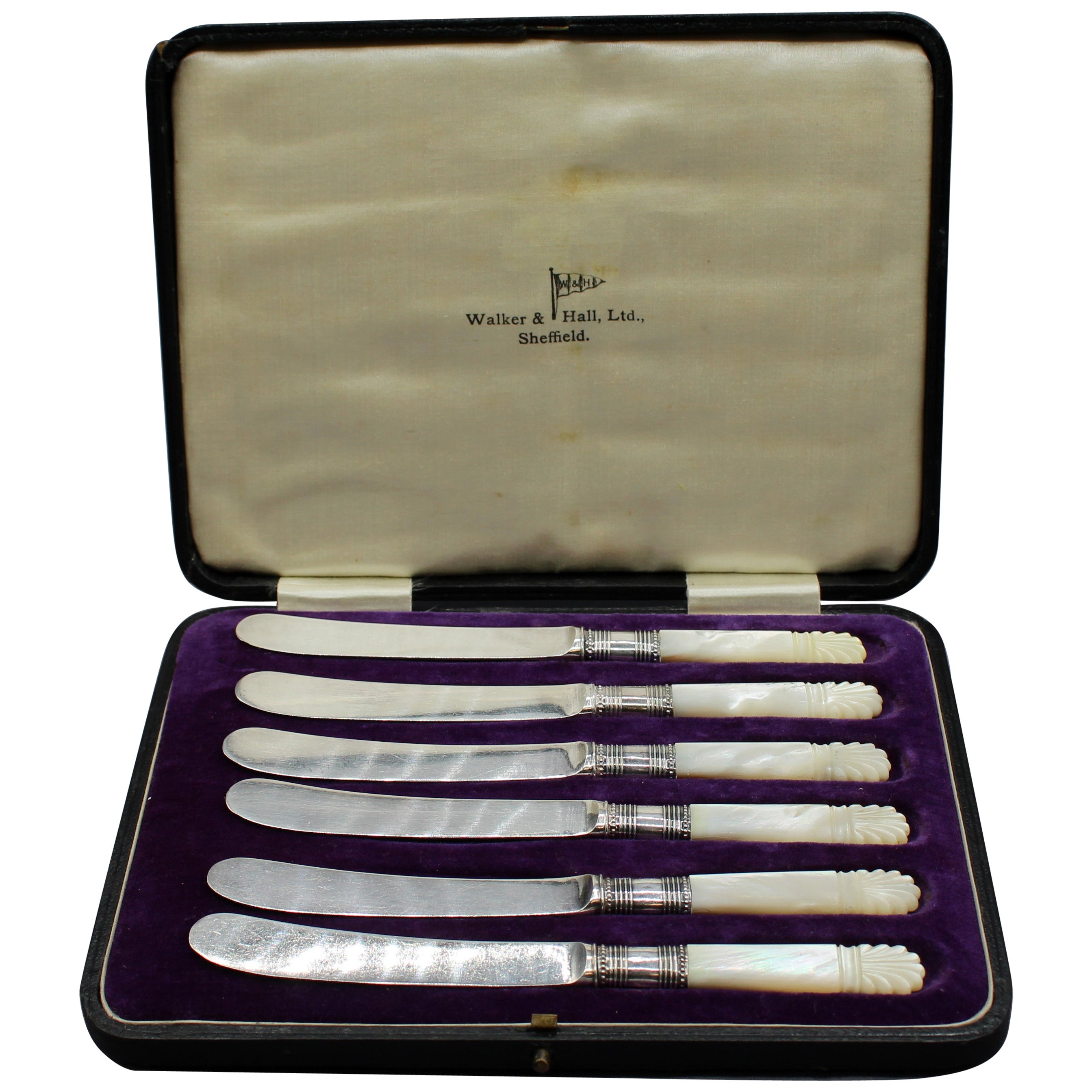 Mid-Late 19th Century Set of Mother of Pearl-Handled Butter Spreaders For Sale
