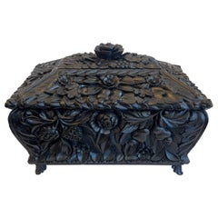 Antique Beautiful Hand-Carved 19th Century Esthetic Black Forest Walnut Rare Humidor Box