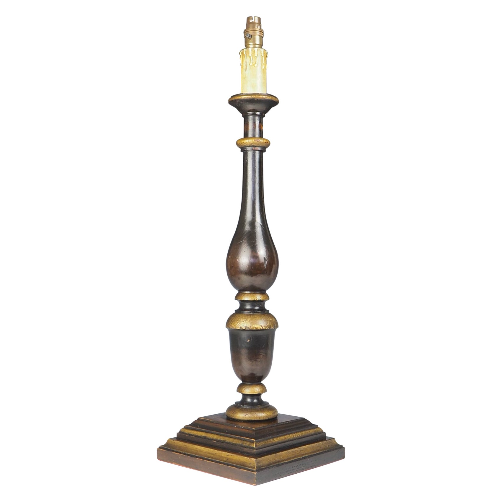 English Country House Antique Table Lamp For Sale