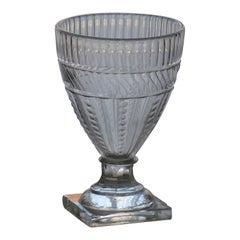 Georgianisches Rummer-Getränkeglas, geformt und graviert, englisch um 1790