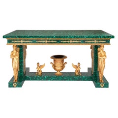 Grande table centrale de style Empire en bronze doré et malachite 