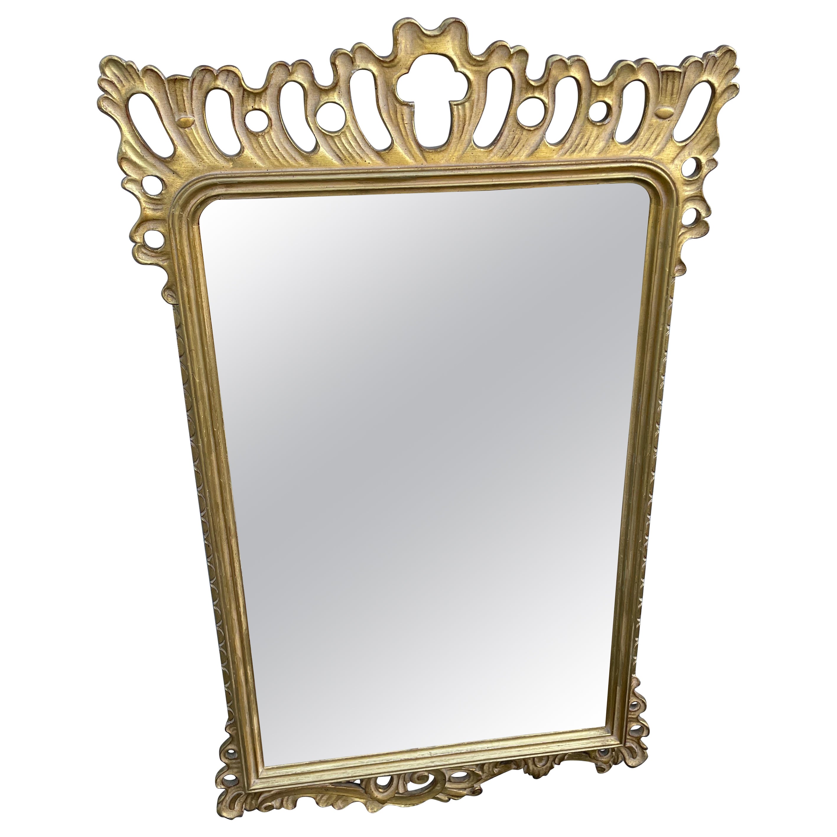  Miroir italien sculpté, doré et percé en vente