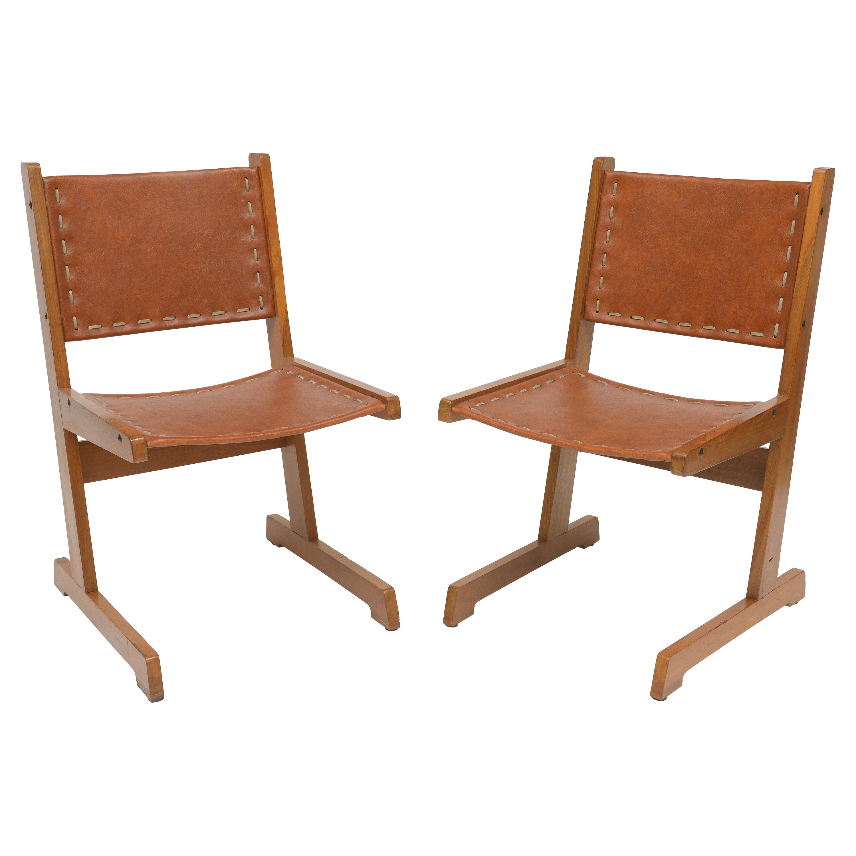 Paire de chaises à piètement luge en cuir colombien du milieu du siècle dernier 