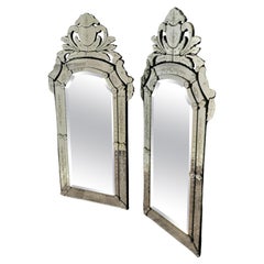 Superbe paire de grands miroirs de pilier vénitiens  Ce sont  les pièces les plus remarquables