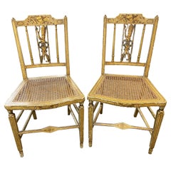 Pareja de sillas de fantasía con asiento de caña pintadas a mano por Lewis Barnes, Portsmouth NH c 1820